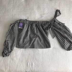 NWT paper hearts off shoulder bell sleeve blouse